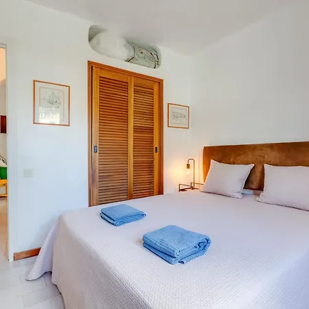 아파트 Casa Nini - 6 Com Ac E A 100 M Da Monica Isabel 알부페이라