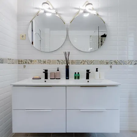 Апартаменти Casa Nini - 6 Com Ac E A 100 M Da Monica Isabel *