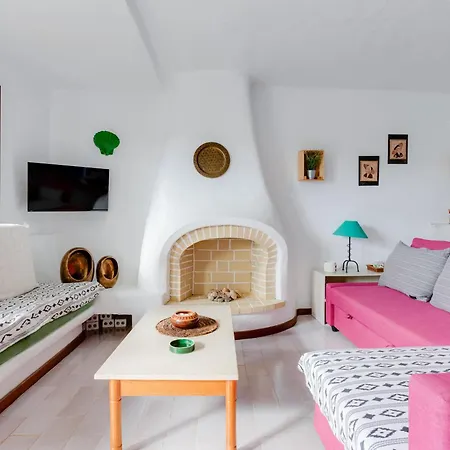 Casa Nini - 6 Com Ac E A 100 M Da Monica Isabel Апартаменти