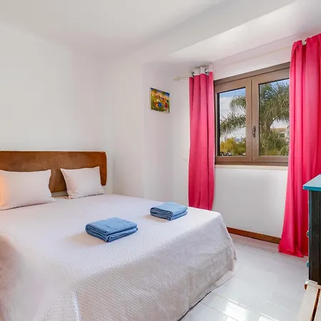 Apartman Casa Nini - 6 Com Ac E A 100 M Da Monica Isabel